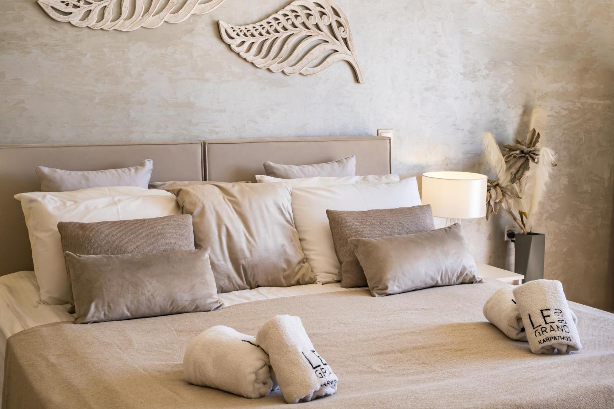 Le Grand Bleu Studios & Apartments Lefkos  المظهر الخارجي الصورة