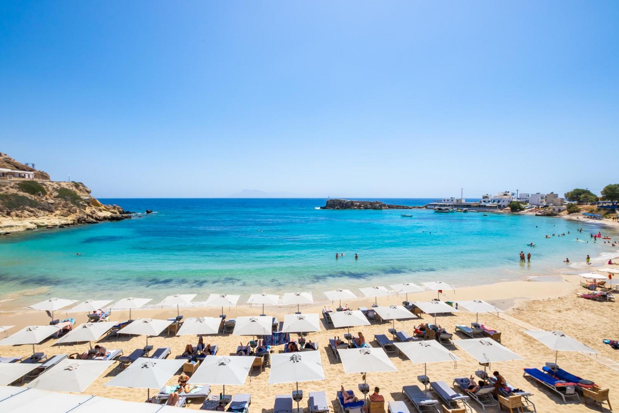 Le Grand Bleu Studios & Apartments Lefkos  الغرفة الصورة