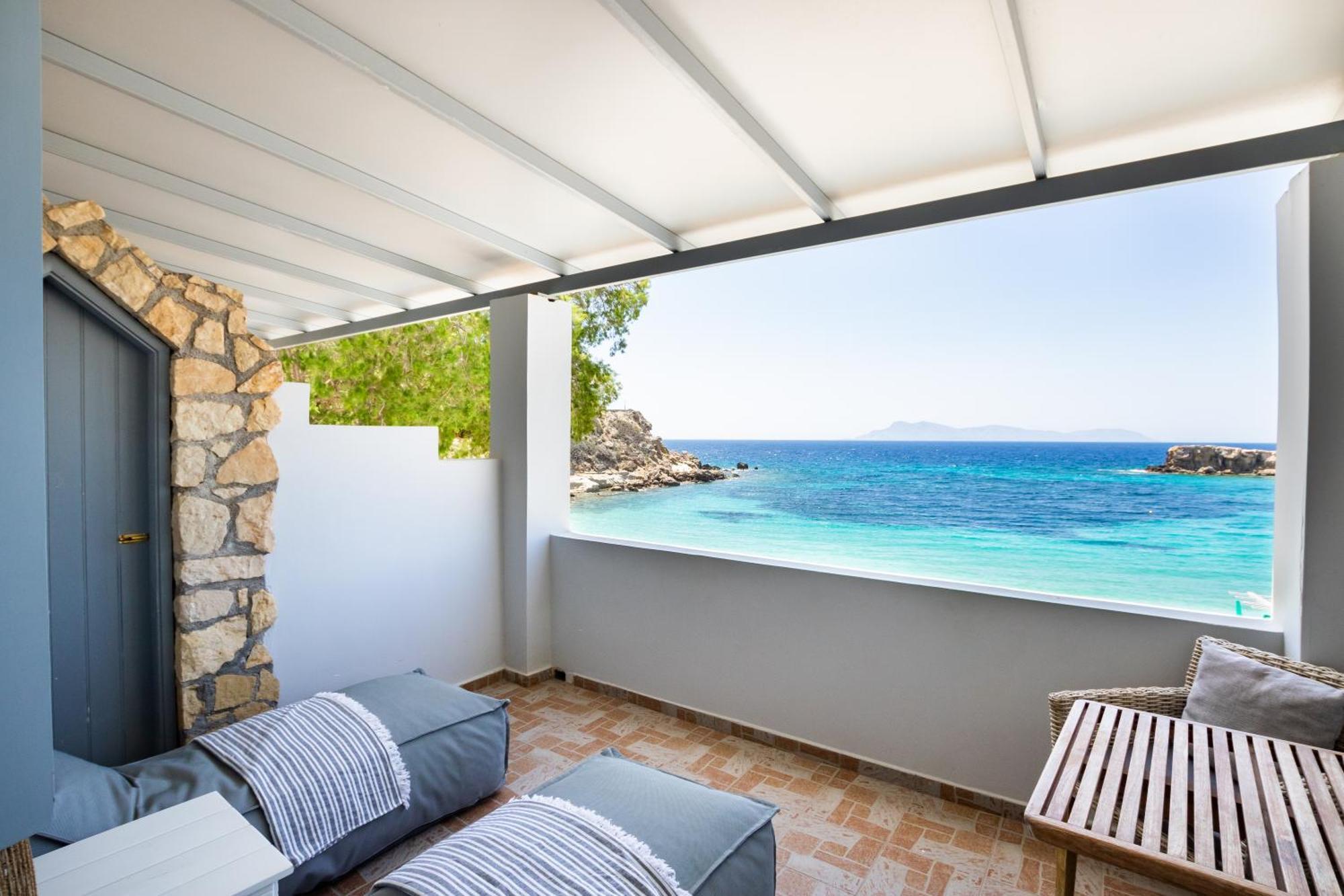 Le Grand Bleu Studios & Apartments Lefkos  الغرفة الصورة